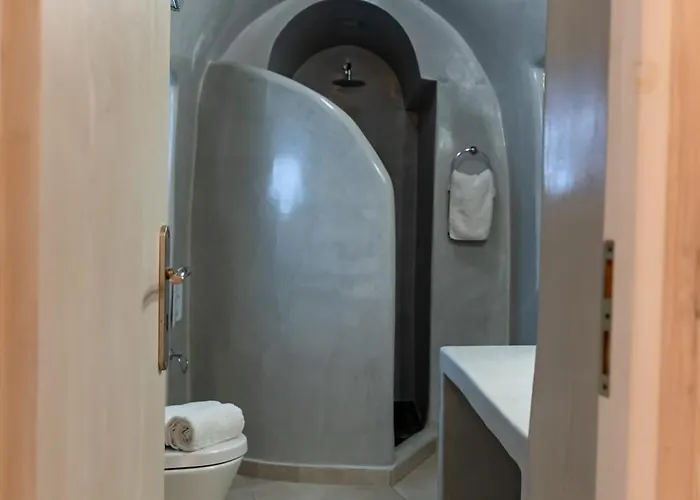 Argy's Luxury Caves 4*