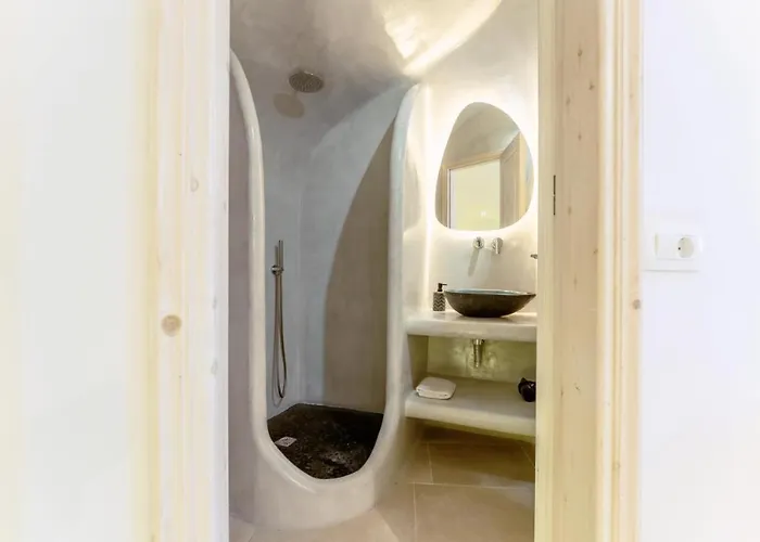 Argy's Luxury Caves 4*