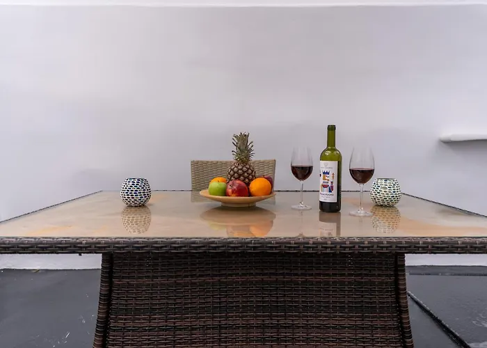 Argy's Luxury Caves Megalochori (Santorini)