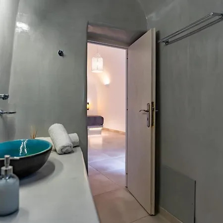 Argy's Luxury Caves 4*