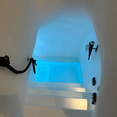 Argy's Luxury Caves Megalochori (Santorini)