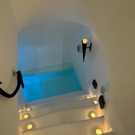 Argy's Luxury Caves Megalochori (Santorini)