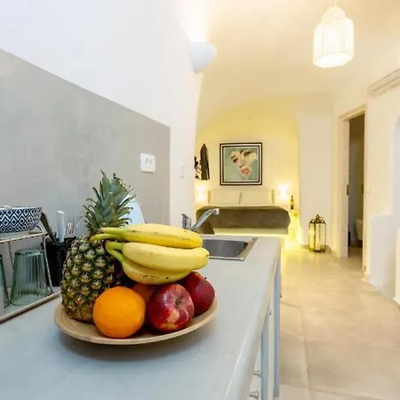 Argy's Luxury Caves Aparthotel Megalochori (Santorini)