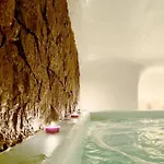 Argy's Luxury Caves 4*