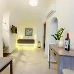 Argy's Luxury Caves 4*