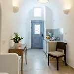 Argy's Luxury Caves Megalochori (Santorini)