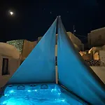 Argy's Luxury Caves Megalochori (Santorini)