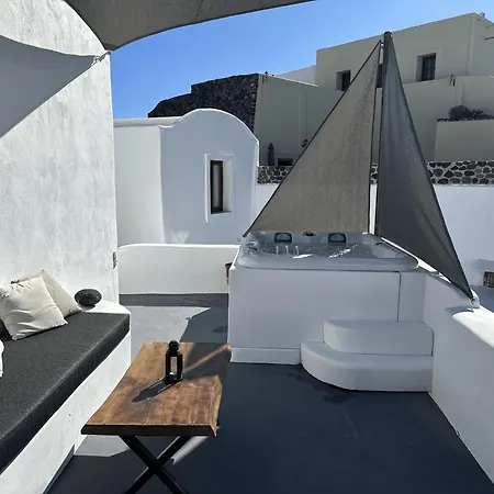 Argy's Luxury Caves 4*