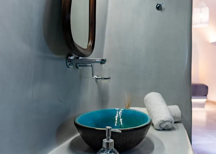 Argy's Luxury Caves 4*