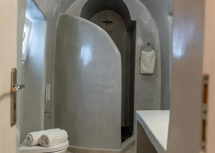 Argy's Luxury Caves Megalochori (Santorini)