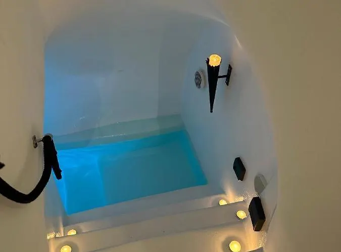 Argy's Luxury Caves Мегалохори