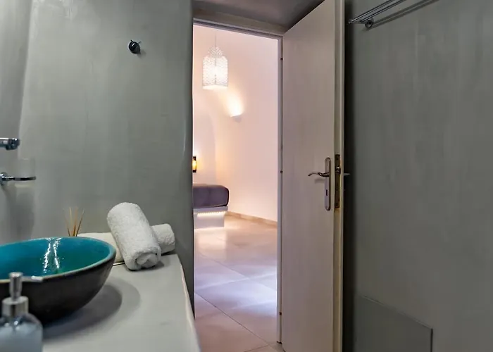 Argy's Luxury Caves 4*