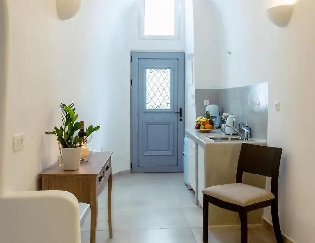 Argy's Luxury Caves Megalochori (Santorini)