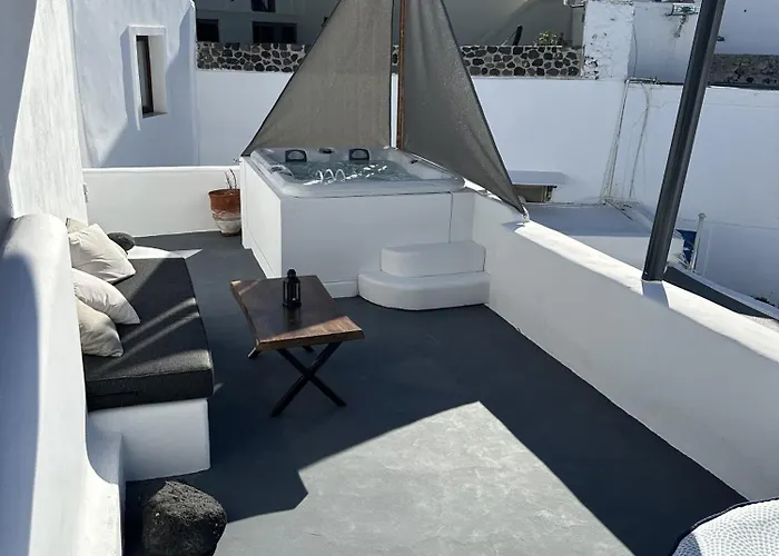 Argy's Luxury Caves 4*